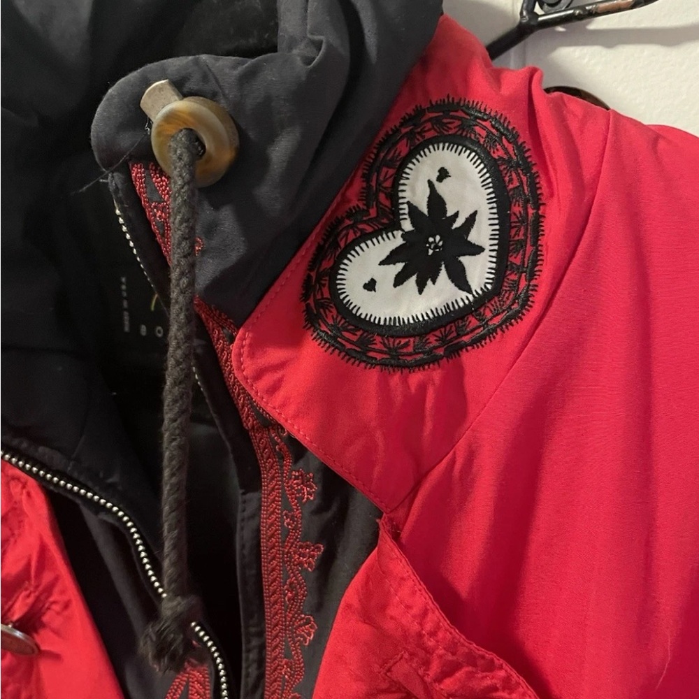 Bogner Vibrant 1990’s Red & Black Ski Suit with Black Embroidery - Picture 3 of 13